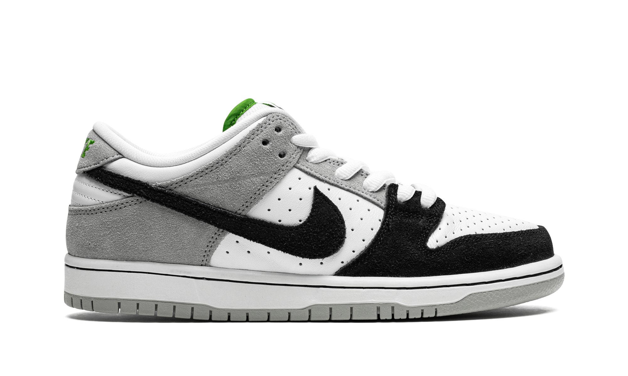 SB Dunk Low Pro "Chlorophyll" BQ6817 011