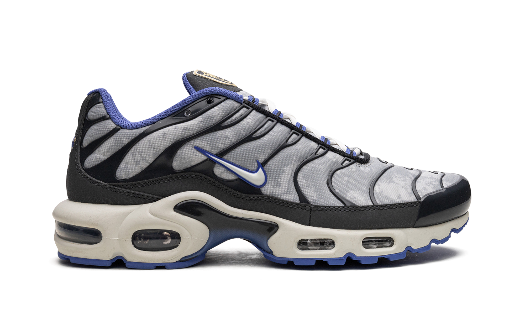 Air Max Plus SE "Social F.C." DQ3981 001
