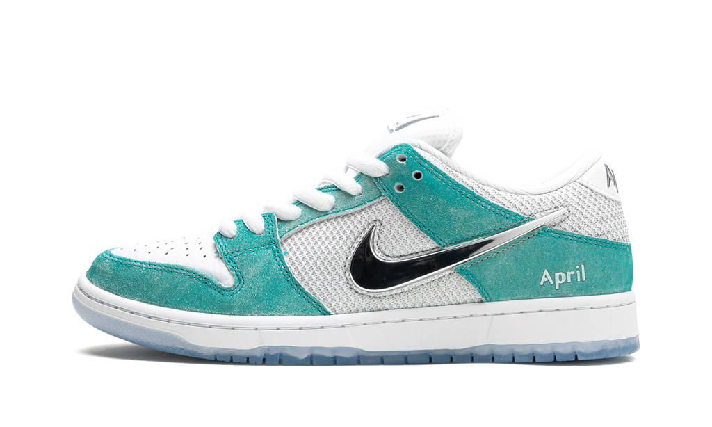 SB Dunk Low Pro QS "April Skateboards" FD2562 400