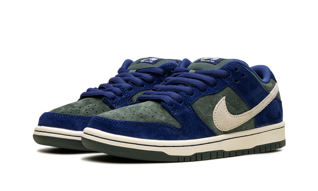 SB Dunk "Deep Royal Blue" HF3704 400