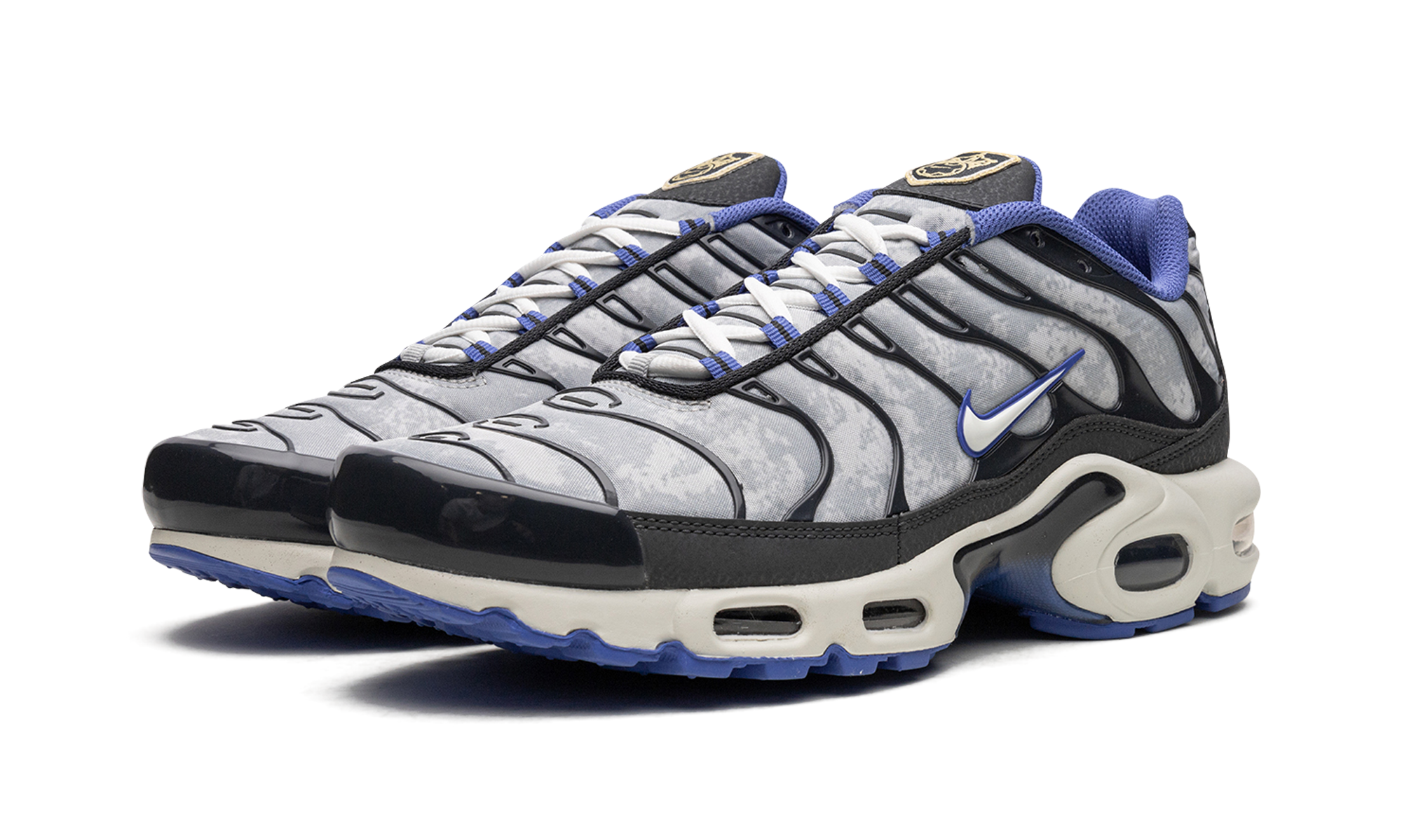 Air Max Plus SE "Social F.C." DQ3981 001