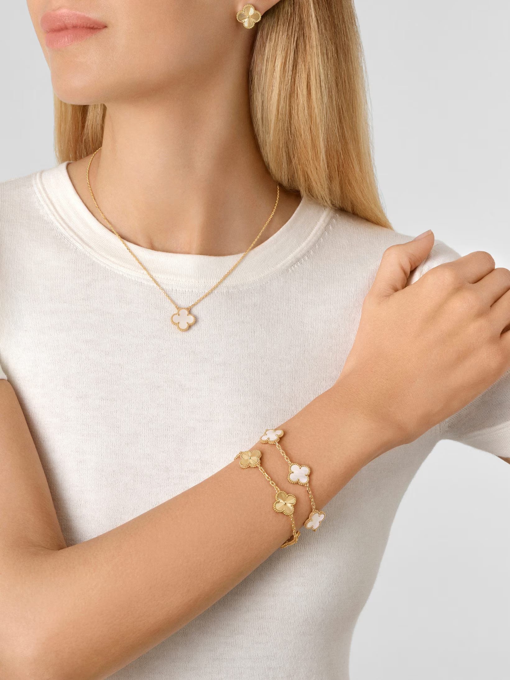 Vintage Alhambra bracelet, 5 motifs, guilloché