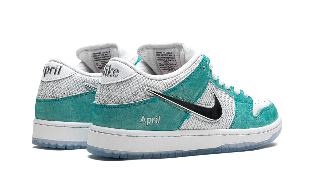 SB Dunk Low Pro QS "April Skateboards" FD2562 400
