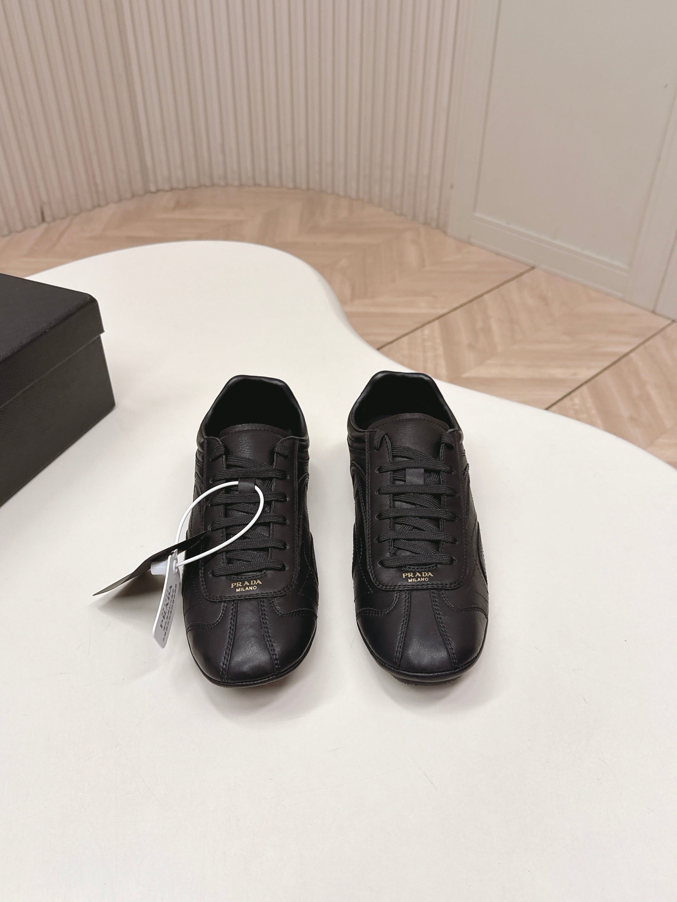 Prada 26ss German Training Black Glossy Leather 644220