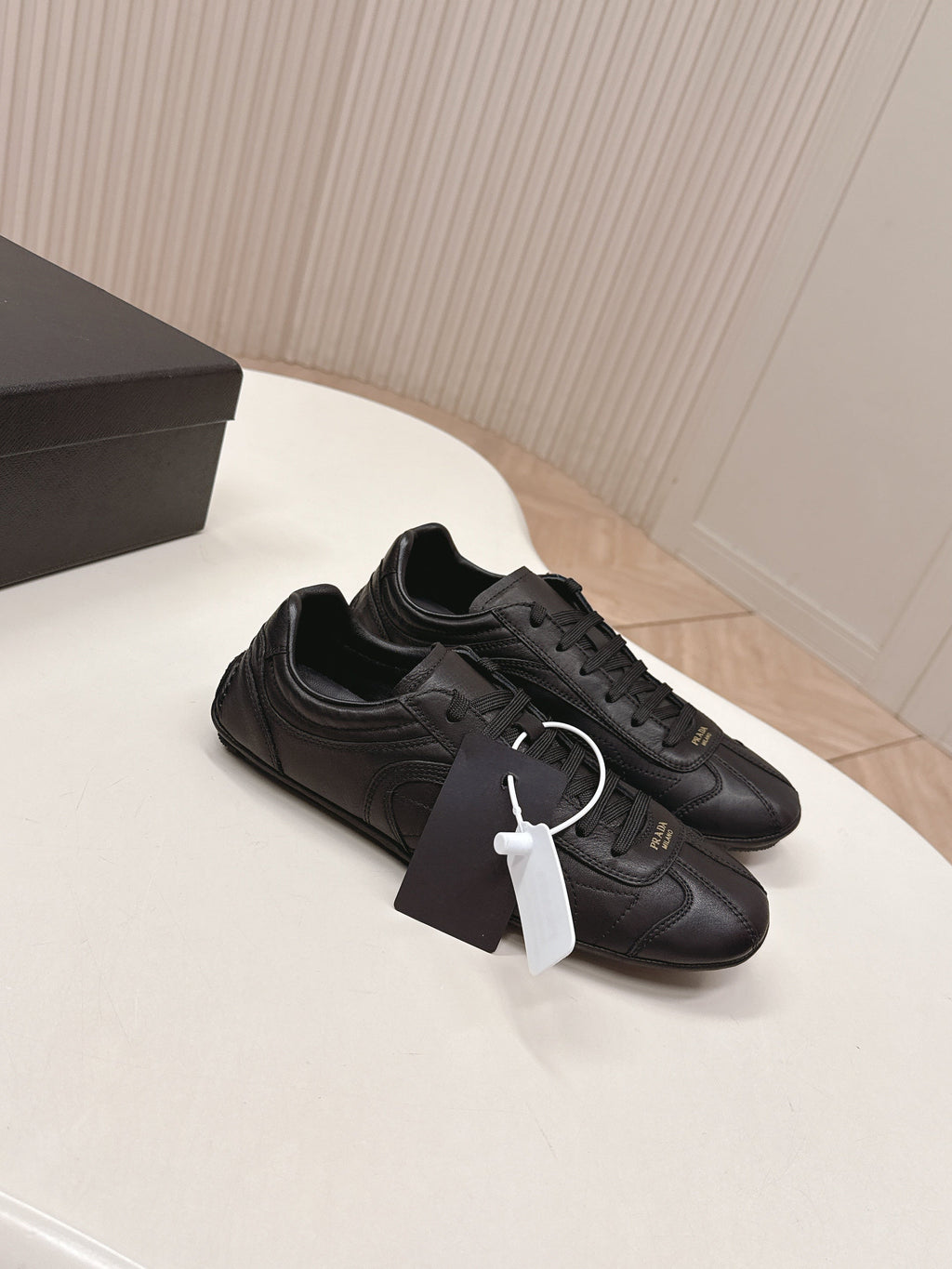 Prada 26ss German Training Black Glossy Leather 644220