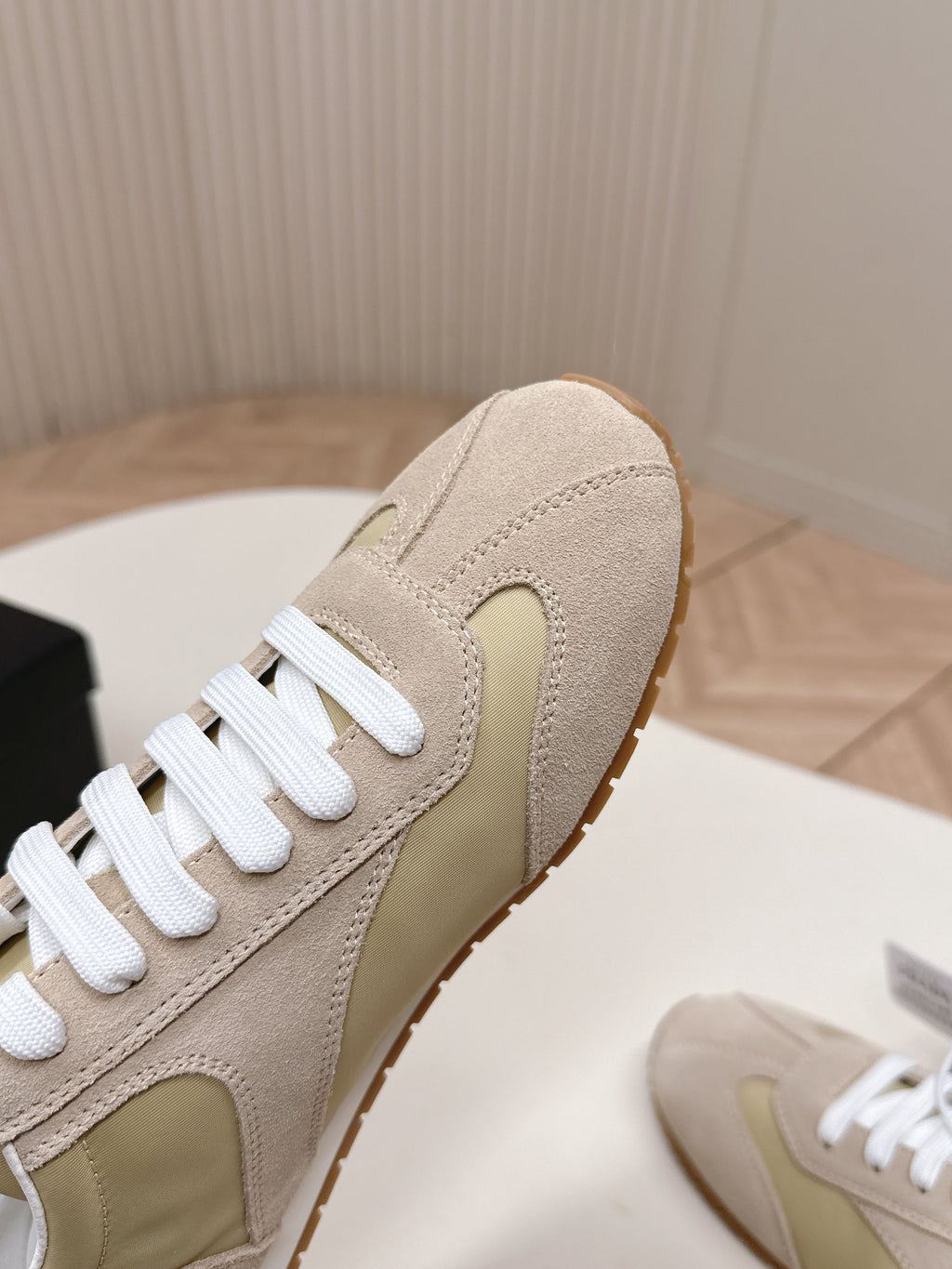 Prada 26ss German Training Khahi Suede Leather 644226