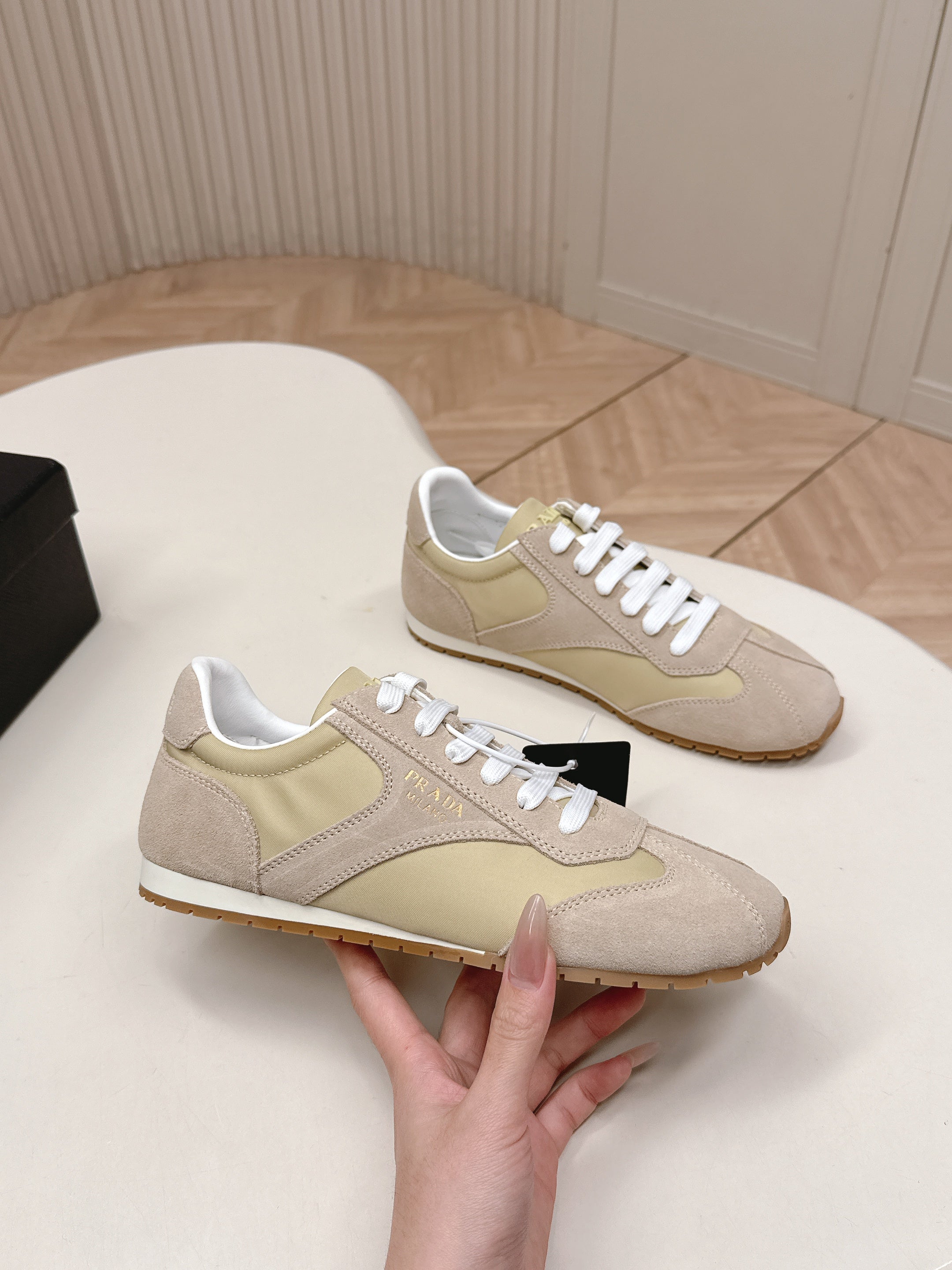 Prada 26ss German Training Khahi Suede Leather 644226