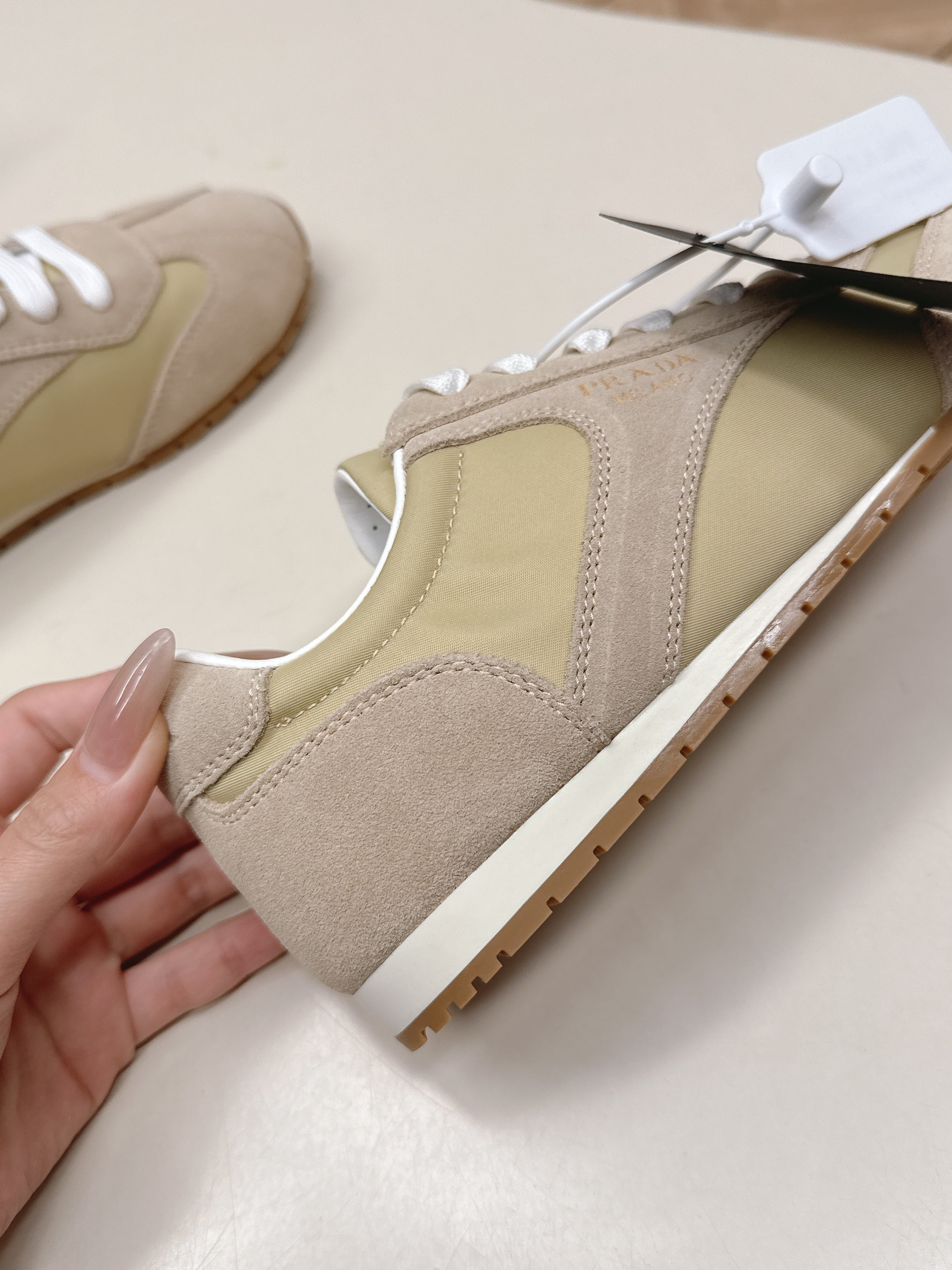 Prada 26ss German Training Khahi Suede Leather 644226