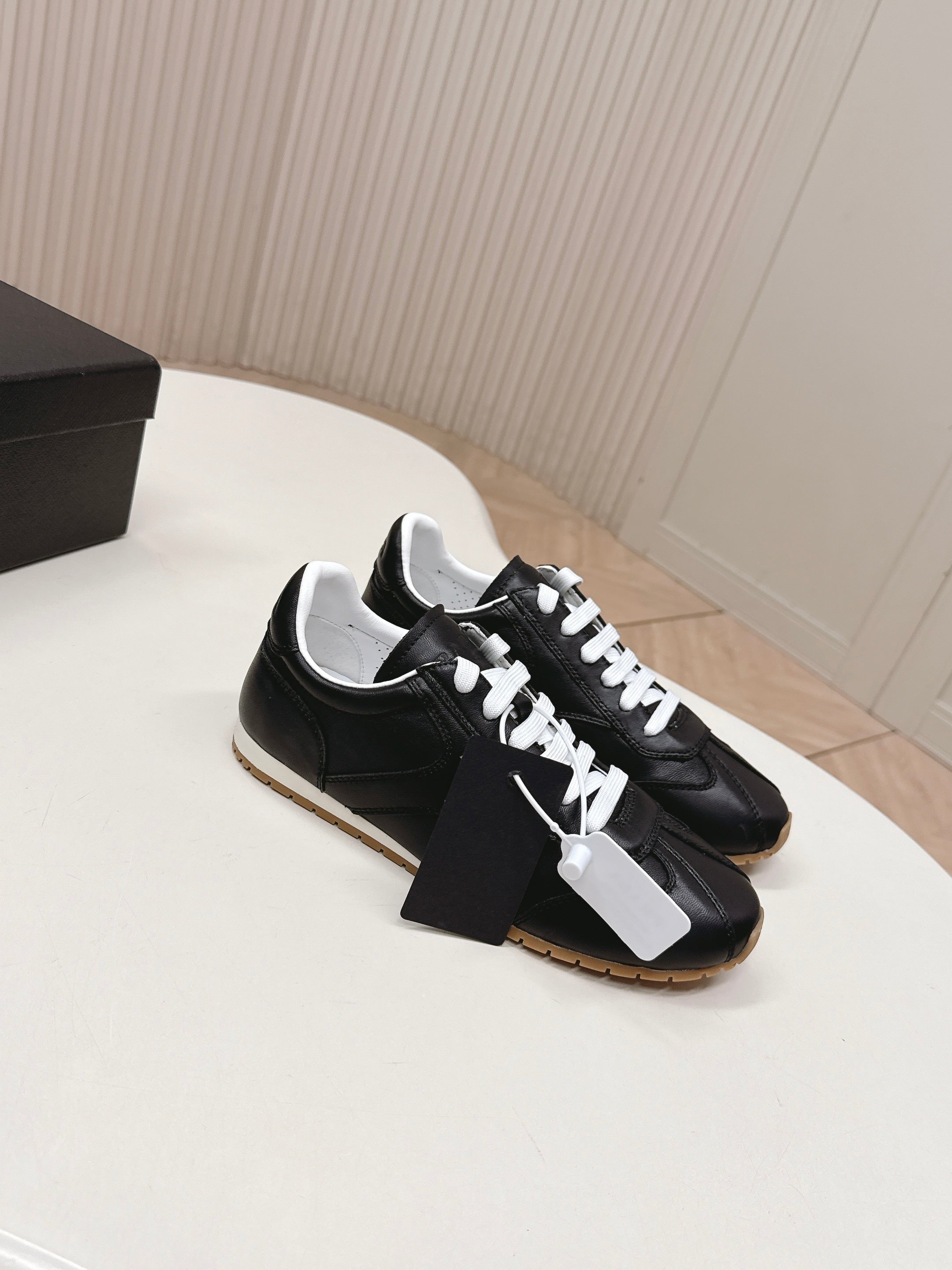 Prada 26ss German Training Black Leather 644228