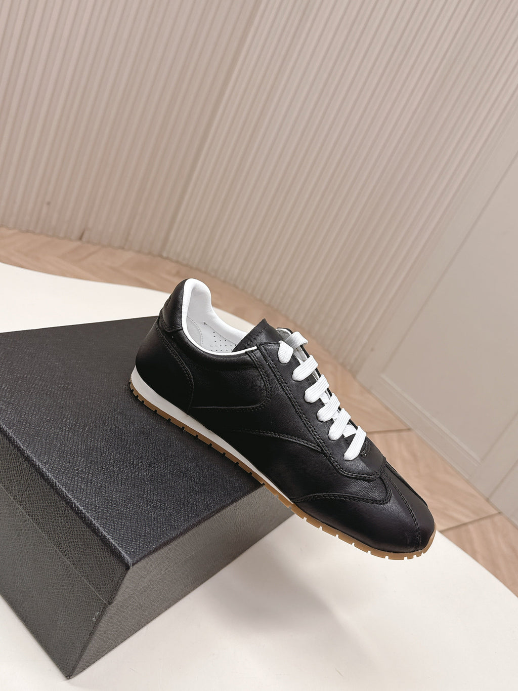 Prada 26ss German Training Black Leather 644228