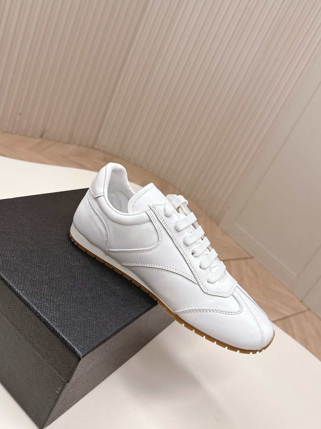 Prada 26ss German Training White Leather 644229
