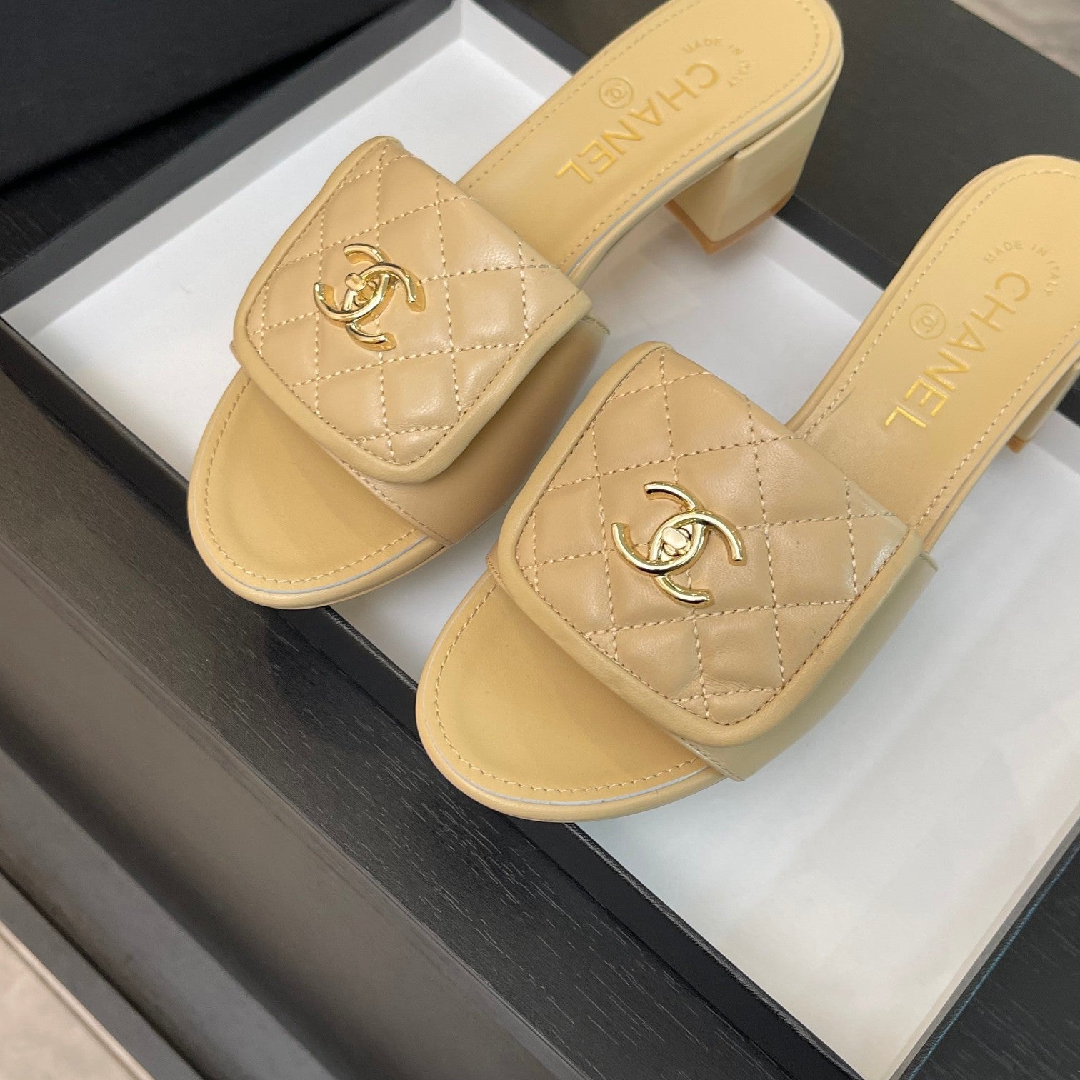 CHANEL MID-HEEL 5 CM MULE IN TUSCAN BEIGE LAMBSKIN