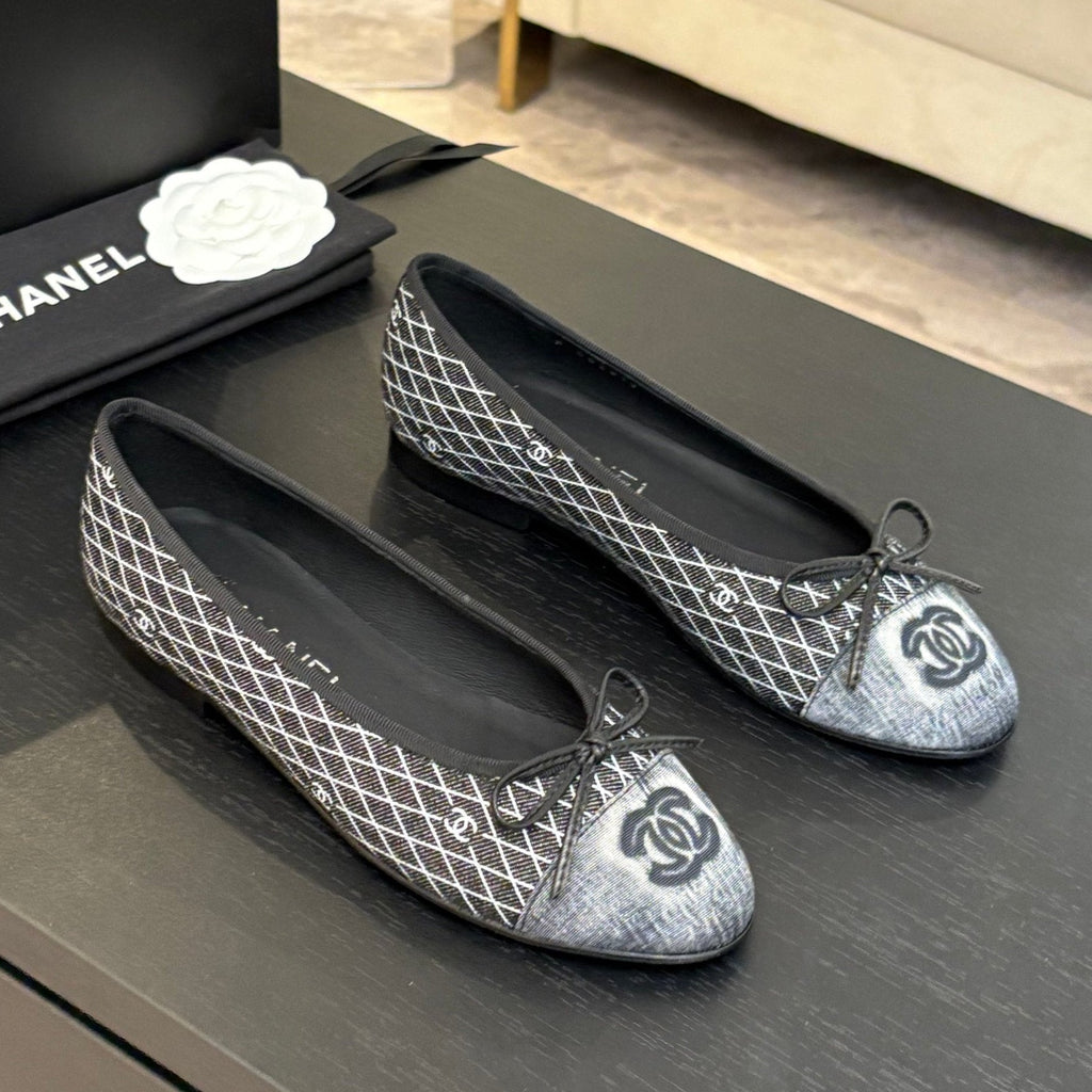 CHANEL BALLET FLATS IN CHARCOAL BLACK MONOGRAM DENIM