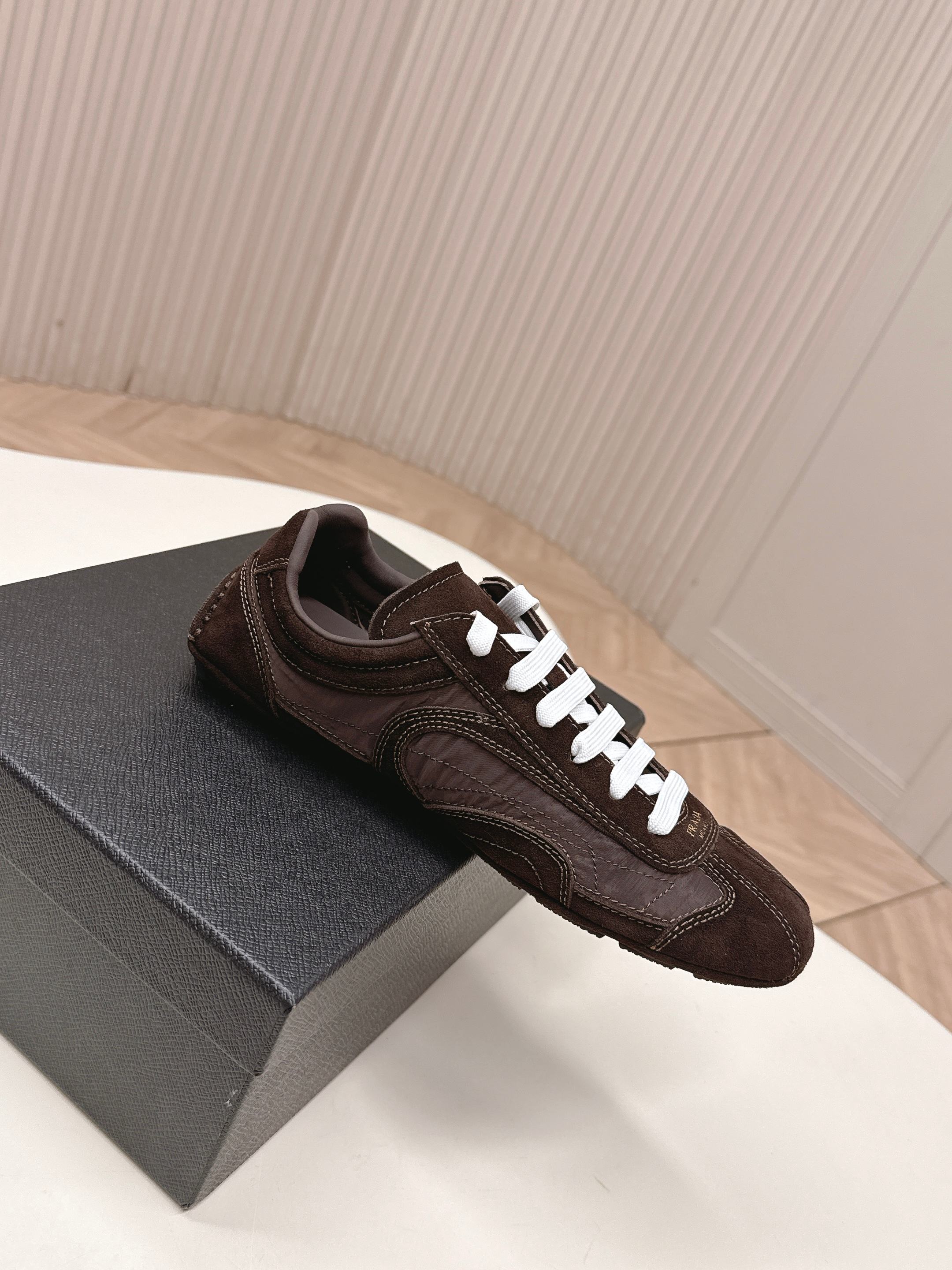 Prada 26ss German Training Brown Suede Re Nylon 644205