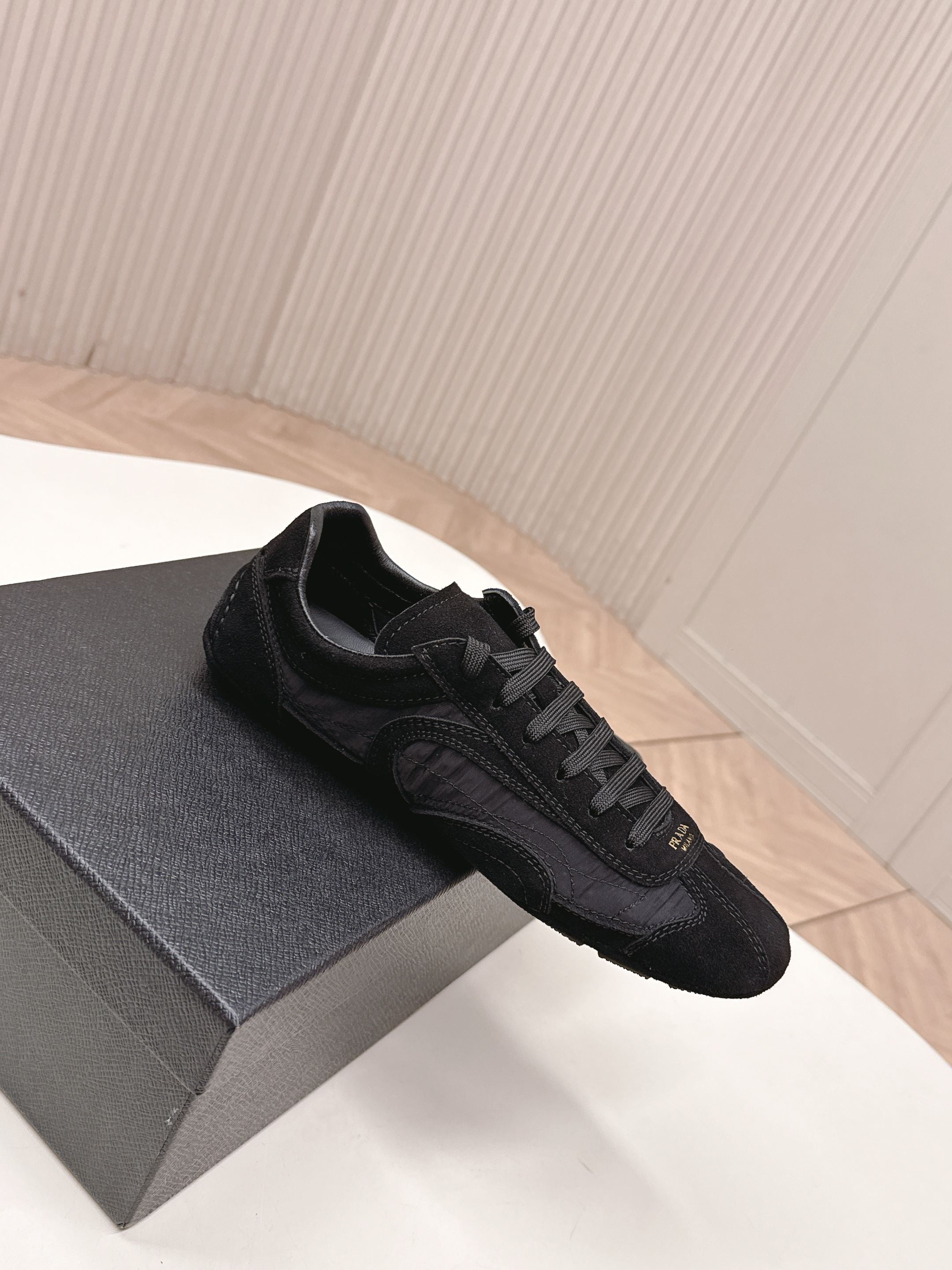Prada 26ss German Training Black Suede Re Nylon 644207