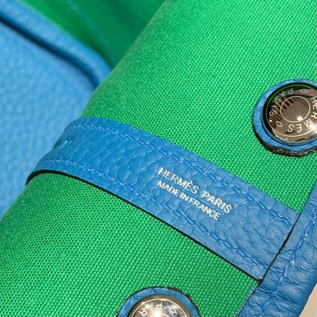 HERMES GARDEN PARTY 30CM IN WHITE TOILETS COTTON CANVAS AND BLUE CALFSKIN GREEN ON SIDE OTHER