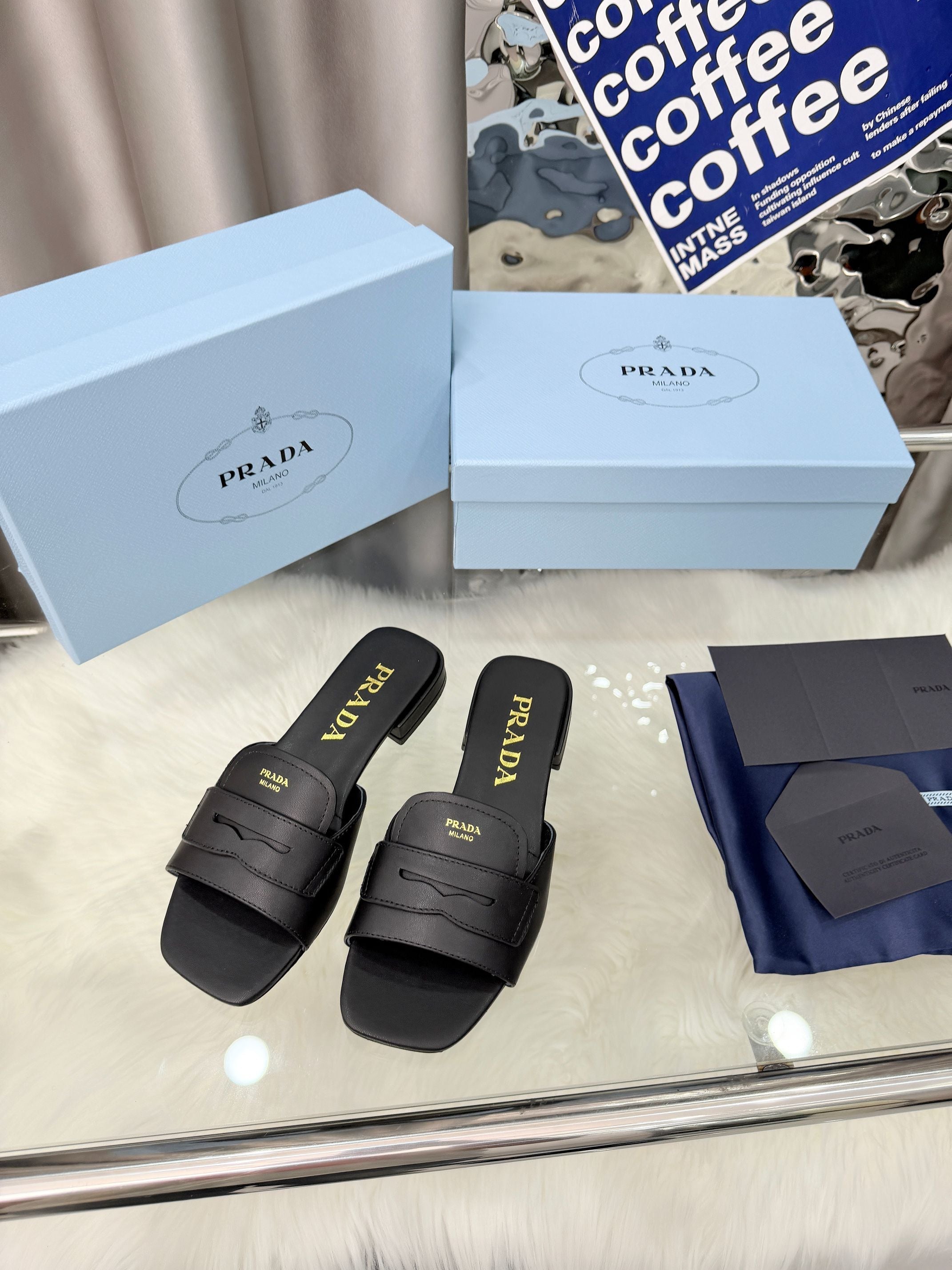 Prada 26SS Sandals 10mm Black Leather 564171