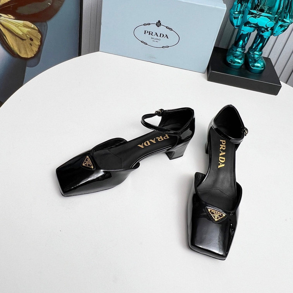 Prad 26s Ankle Strap Pumps 40mm In Black Patent Calfskin Triangle Logo