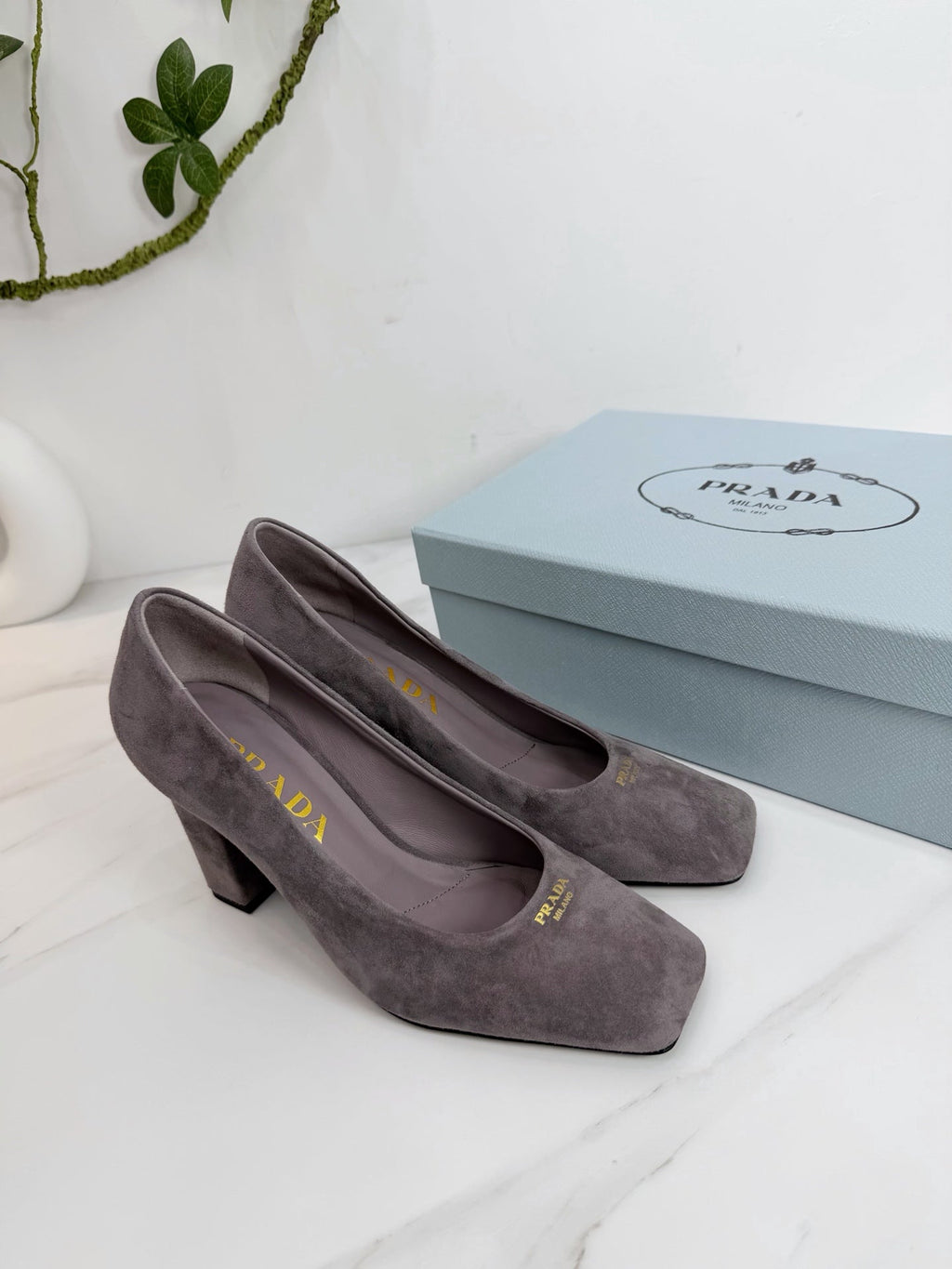 PRA 26SS Square-toe Block Heels 85 Dark Gray Suede 592361