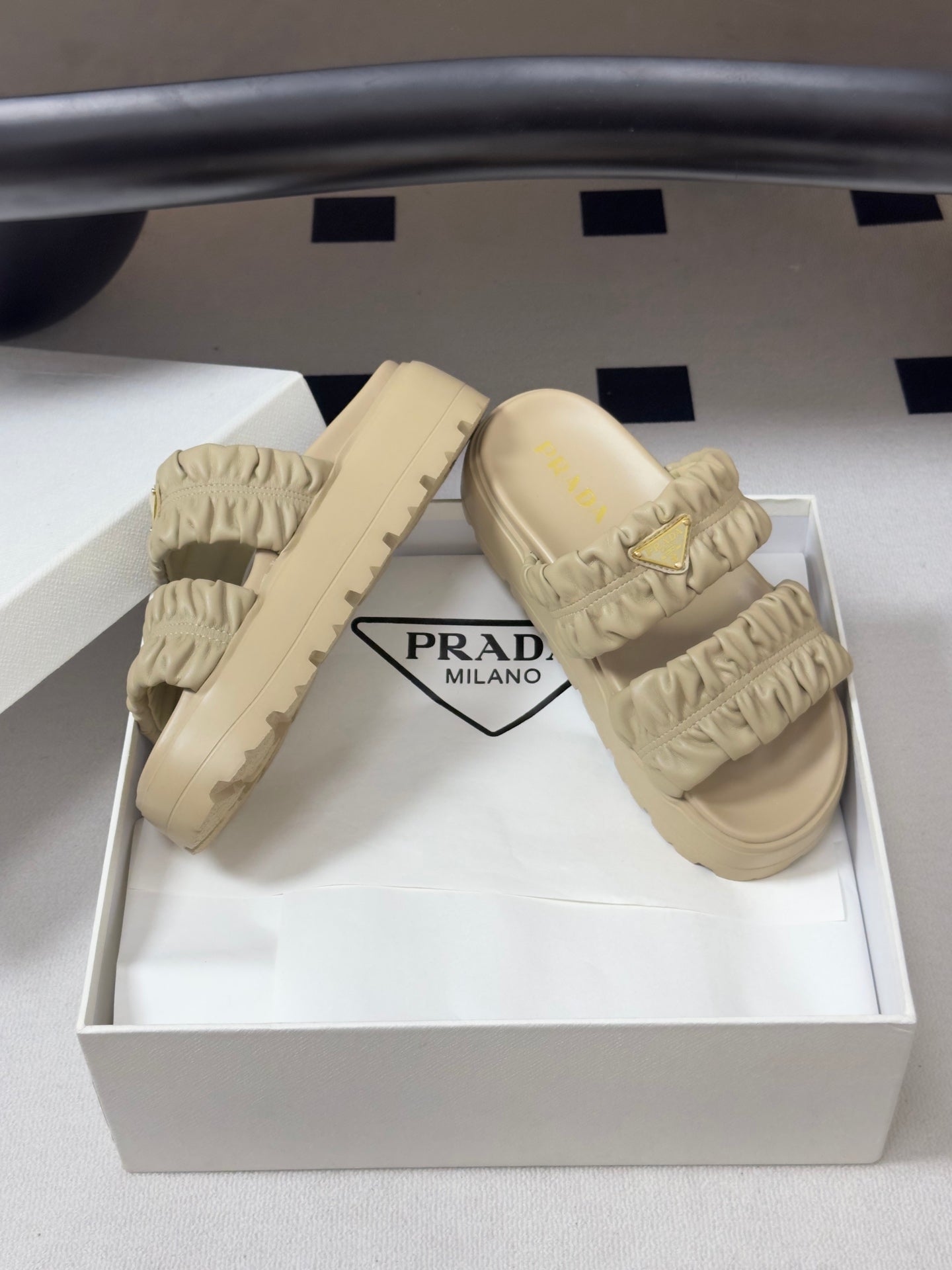 Pra 26s Flatform Slides Beige Matelassé Leather 834768