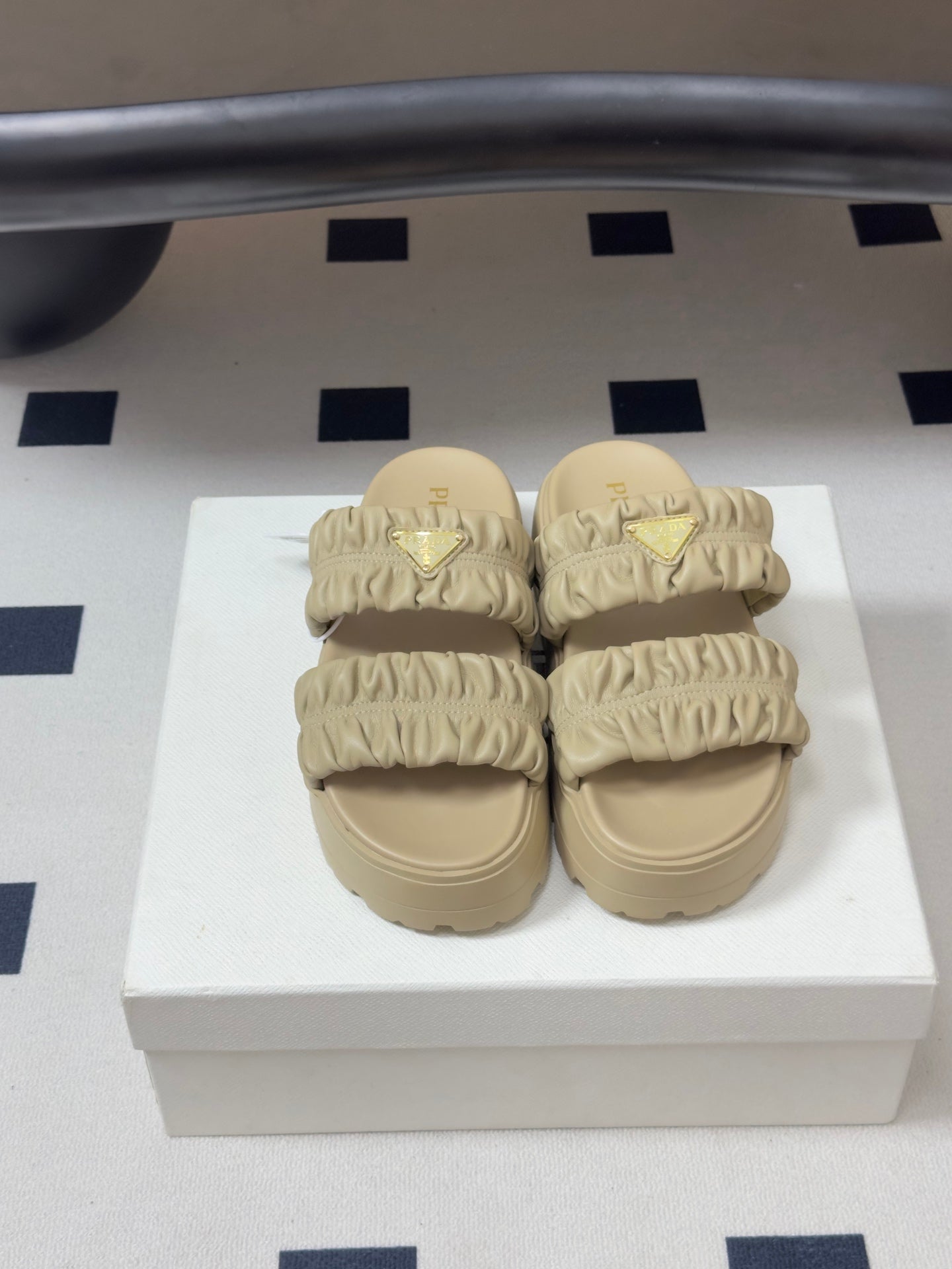 Pra 26s Flatform Slides Beige Matelassé Leather 834768
