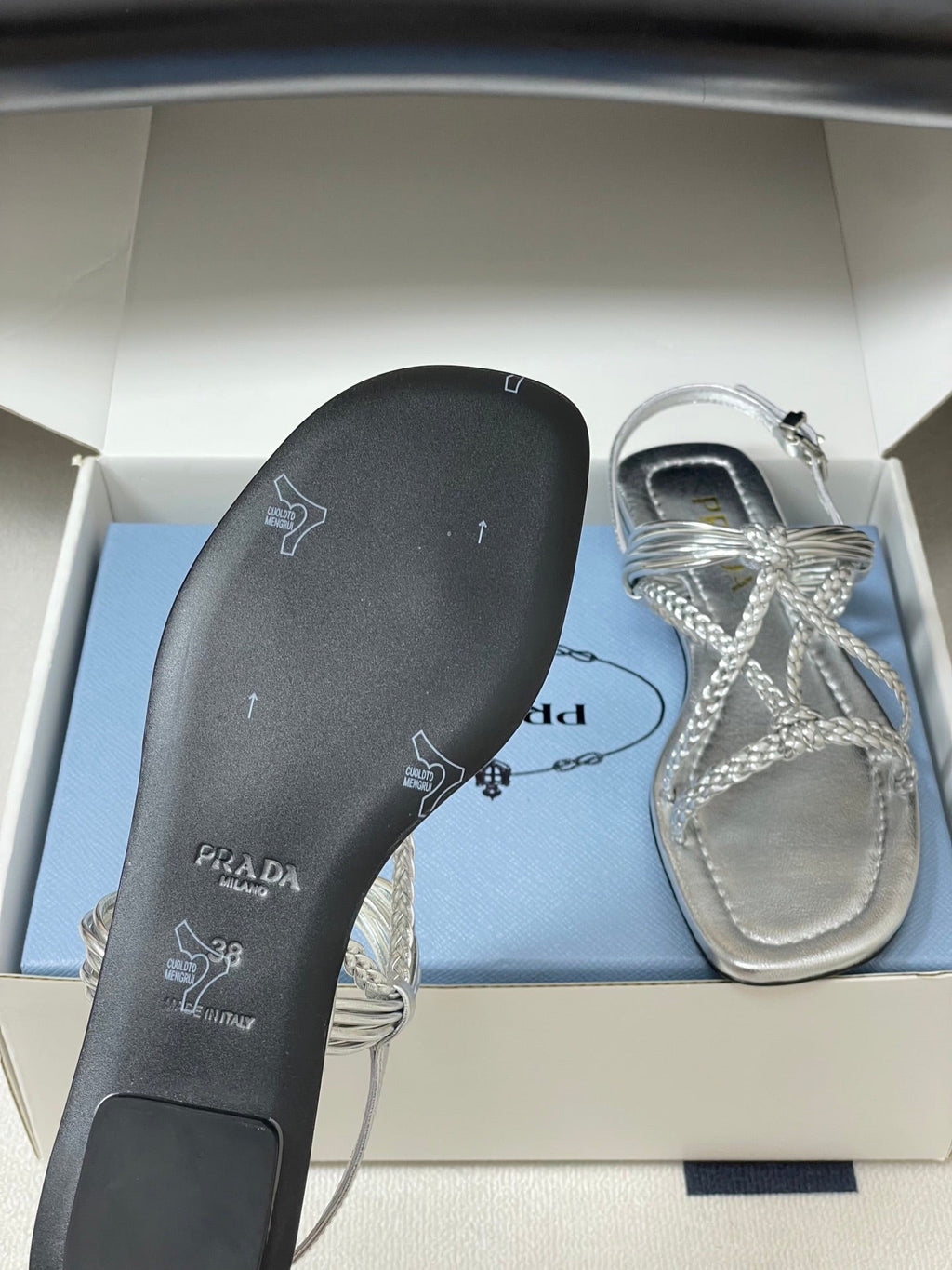 Pra Strappy Flat Sandals Sliver Sheepskin 834810