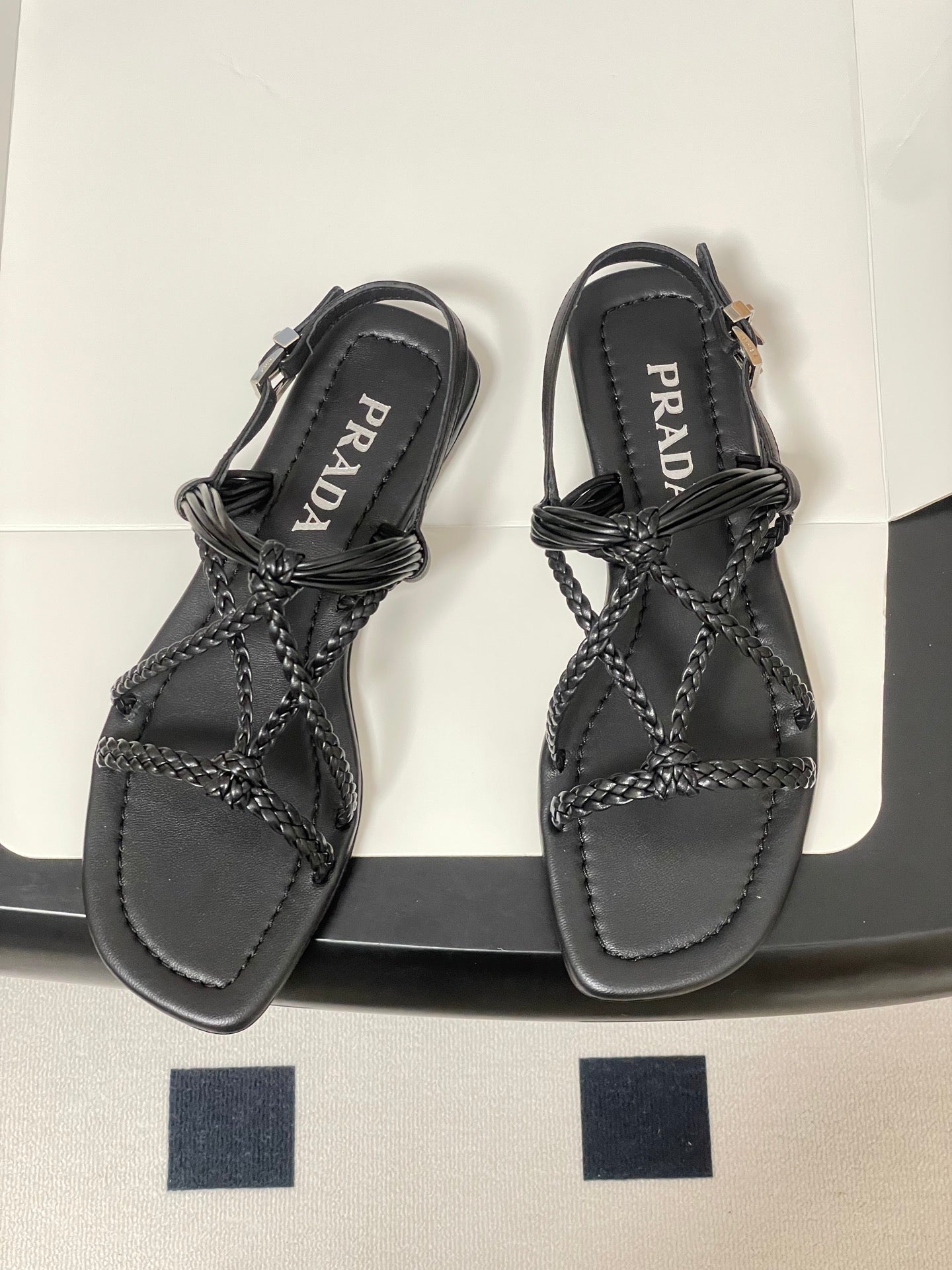 Pra Strappy Flat Sandals Black Sheepskin 834811