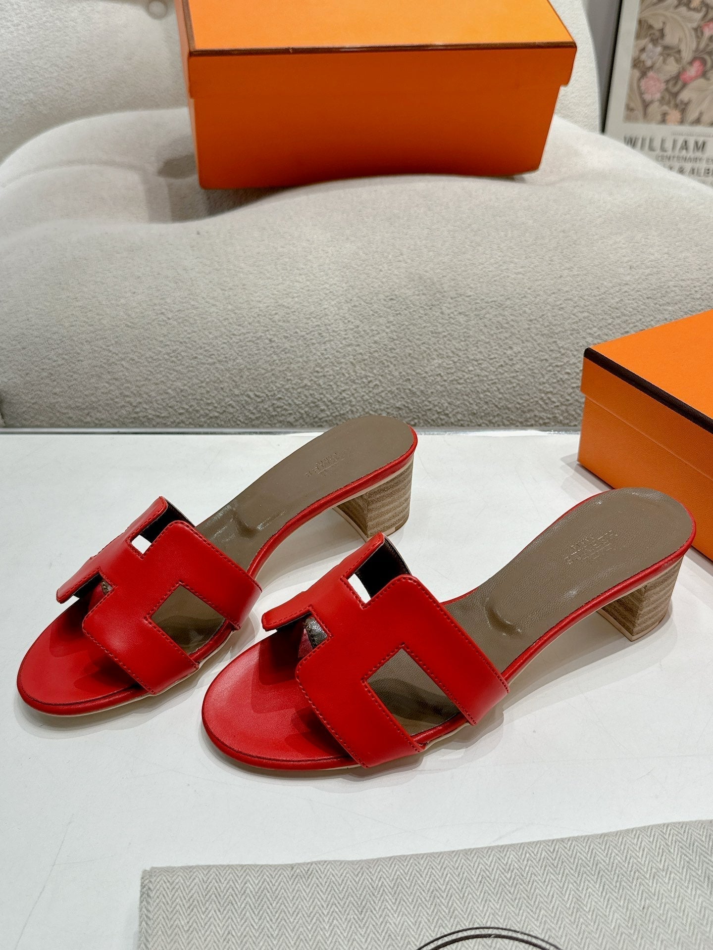 HERMES 0ASIS SANDAL CRIMSON CALFSKIN CLASSIC