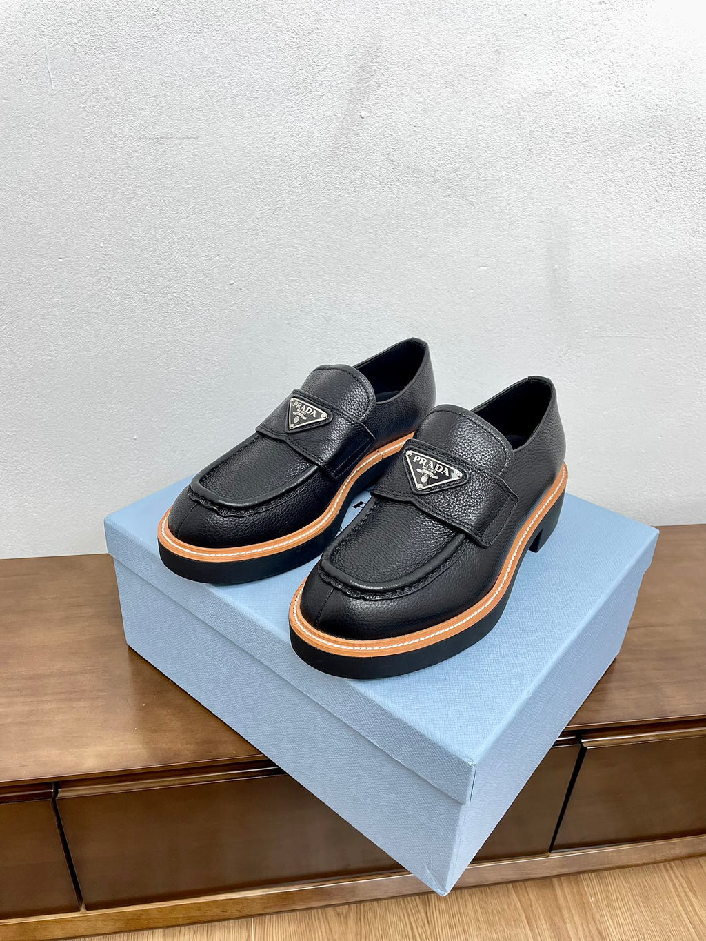 PRA CHOCOLATE BRUSHED LOAFERS BLACK CALFSKIN
