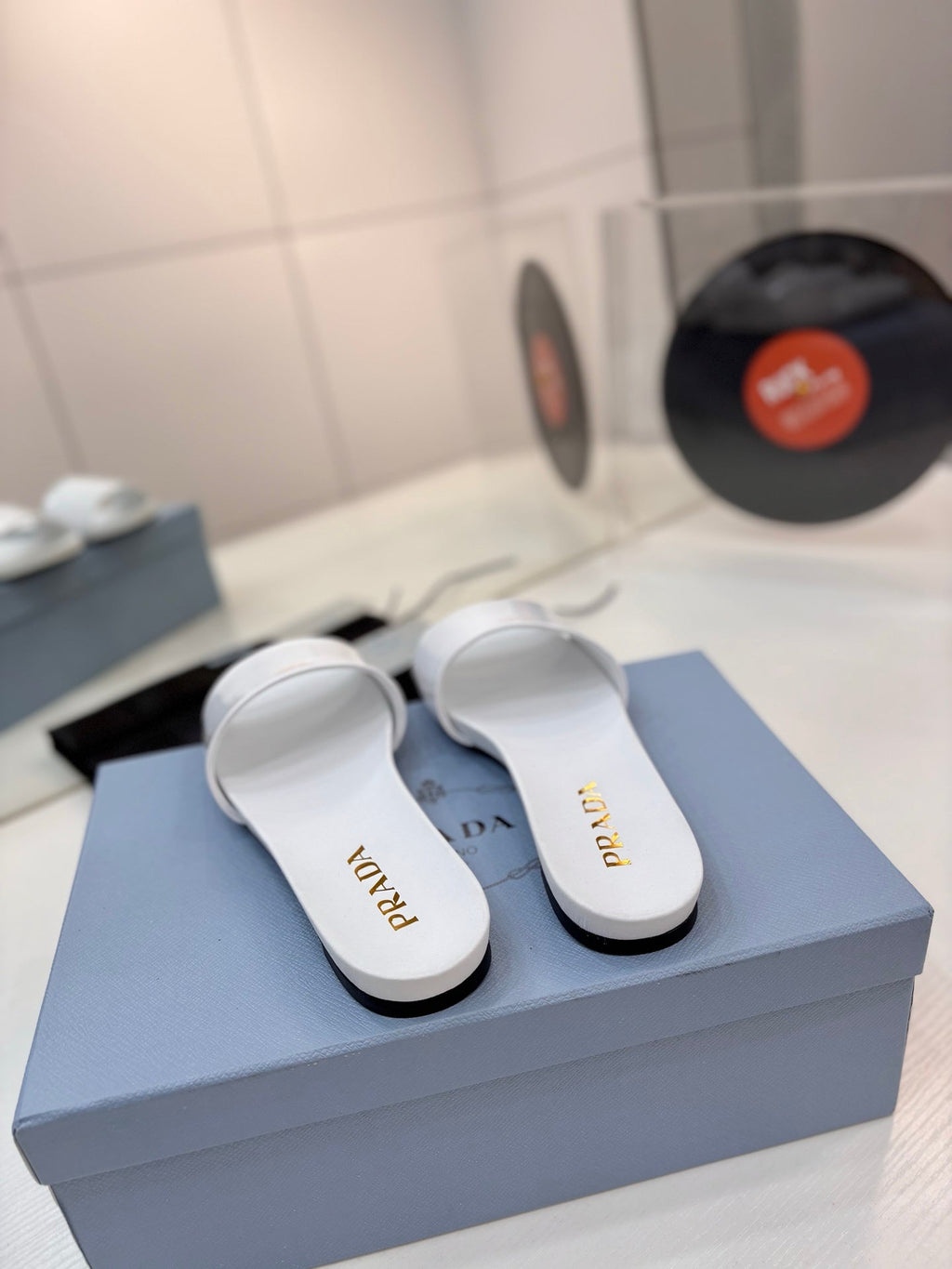 Pra Slides White Patent Leather 834597