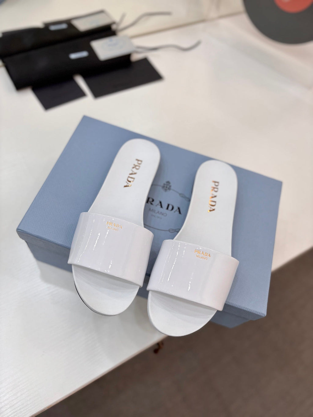 Pra Slides White Patent Leather 834597
