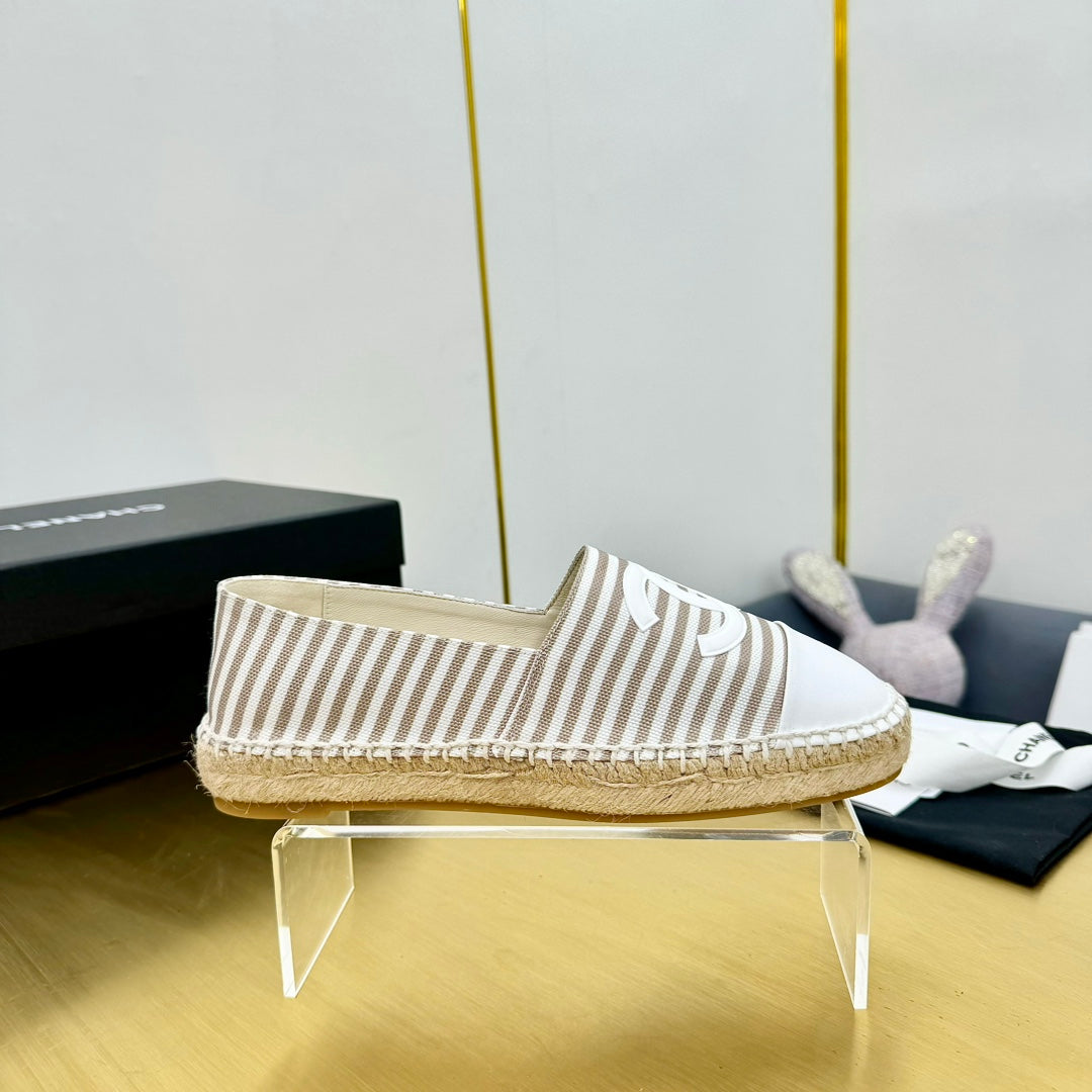 CHANEL SLIP-ON 25S IN BEIGE AND WHITE FABRIC WITH STRIPED PATTERN