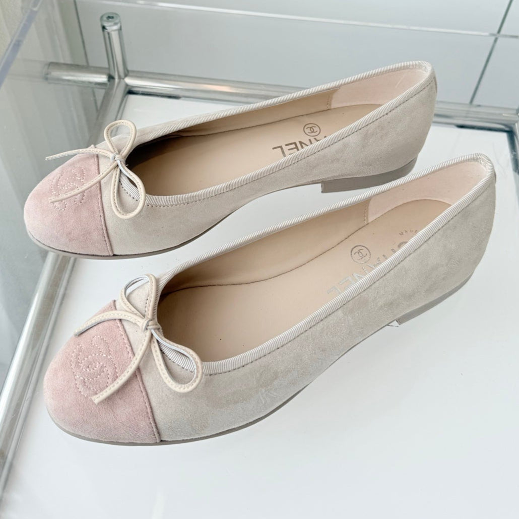 CHANEL BALLET FLAT IN LIGHT PINK MIX PALE GRAY SUEDE
