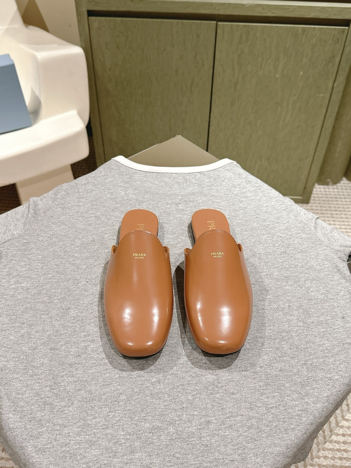 PRA 2026S Flats Mule Tan Brown Patent Leather 657679