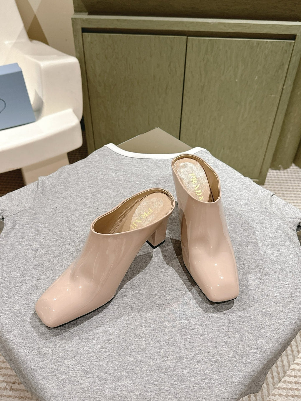 PRA 2026S High Heel Mule 75 Nude Patent Leather 657678