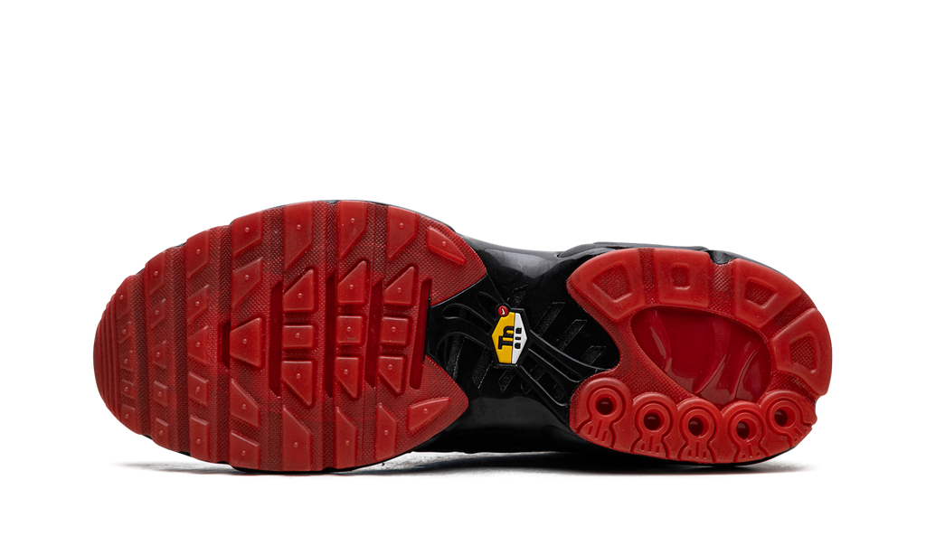 Air Max Plus "Shark Attack" HQ3824 001