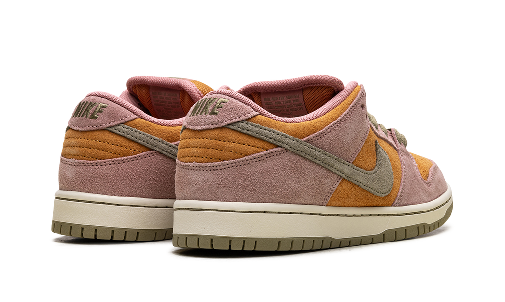 SB Dunk Low "Red Stardust" HJ4135 600