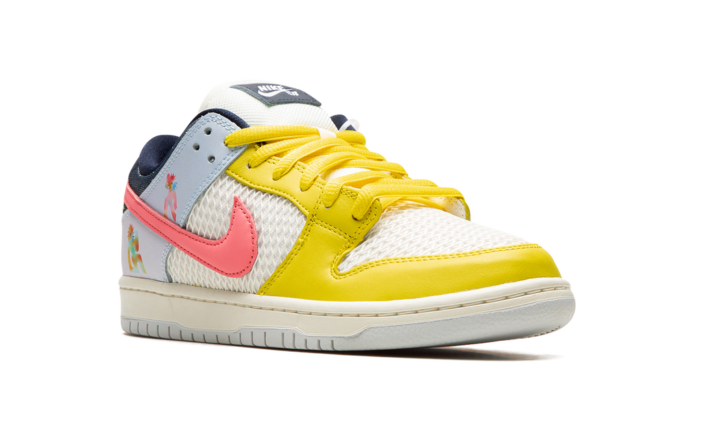 SB Dunk Low "Be True" DX5933 900
