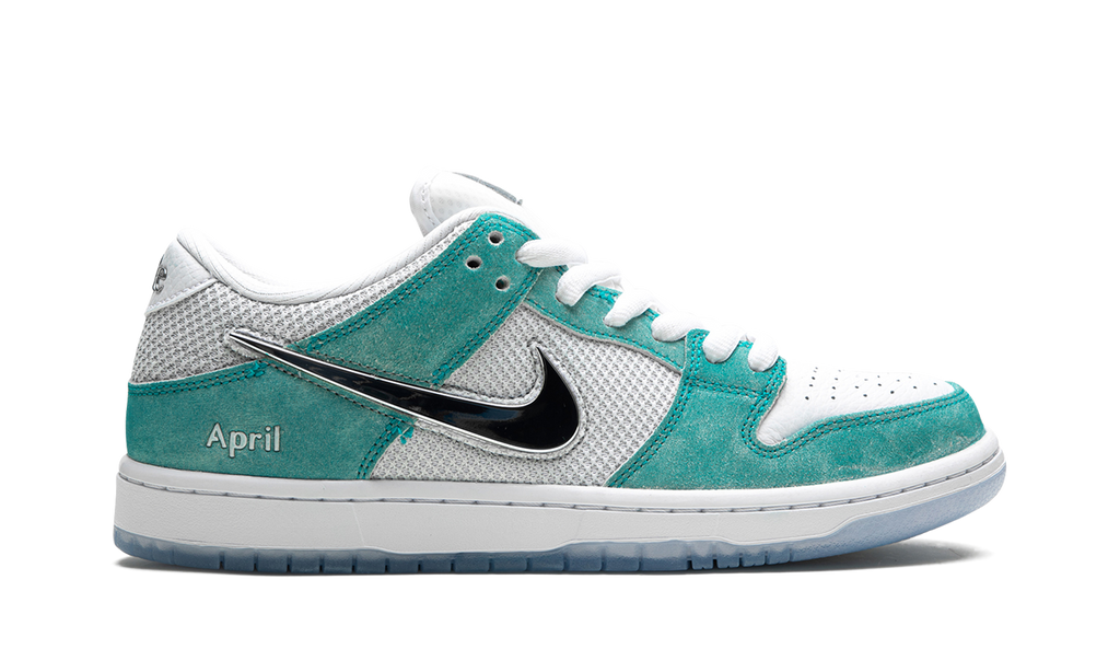 SB Dunk Low Pro QS "April Skateboards" FD2562 400