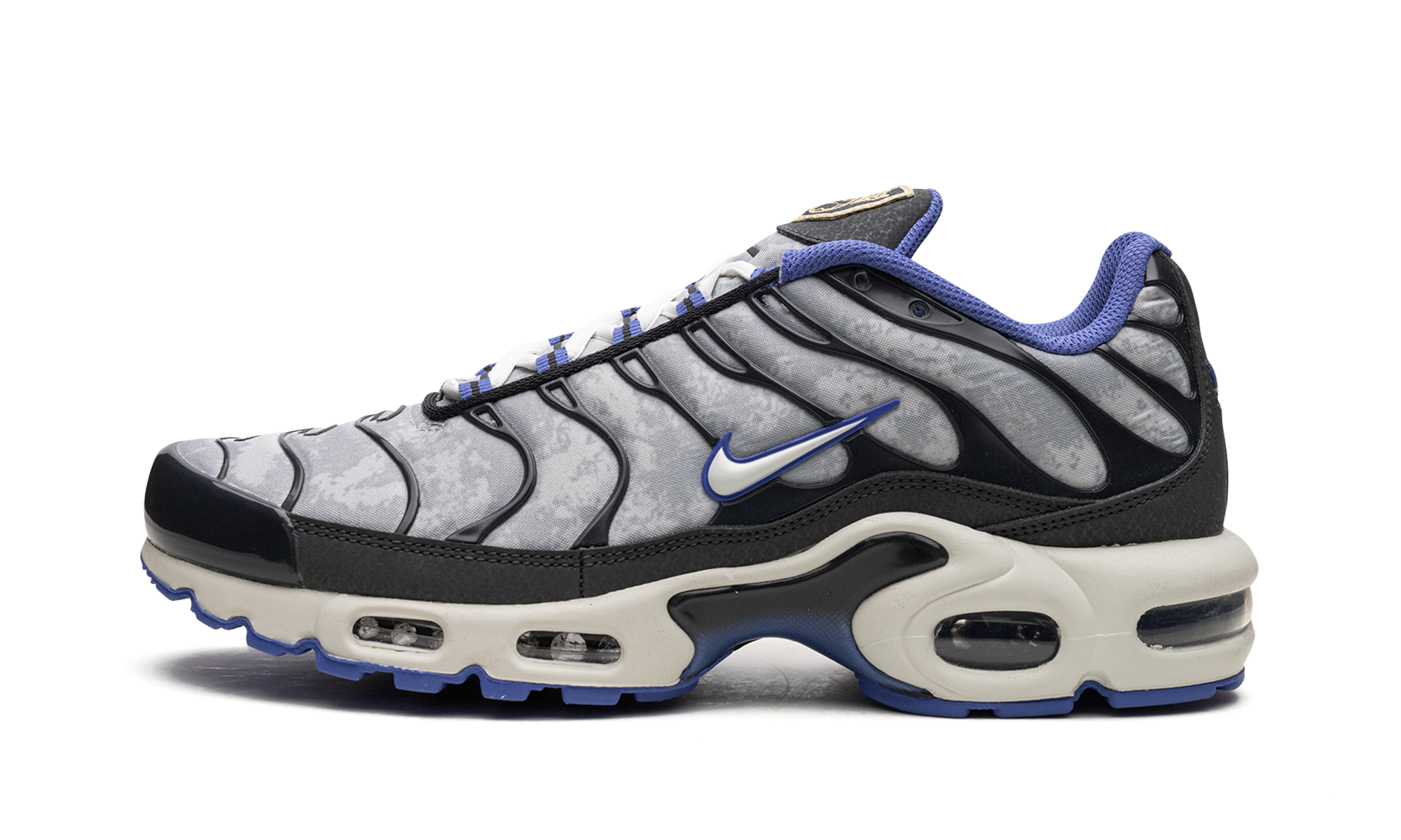Air Max Plus SE "Social F.C." DQ3981 001