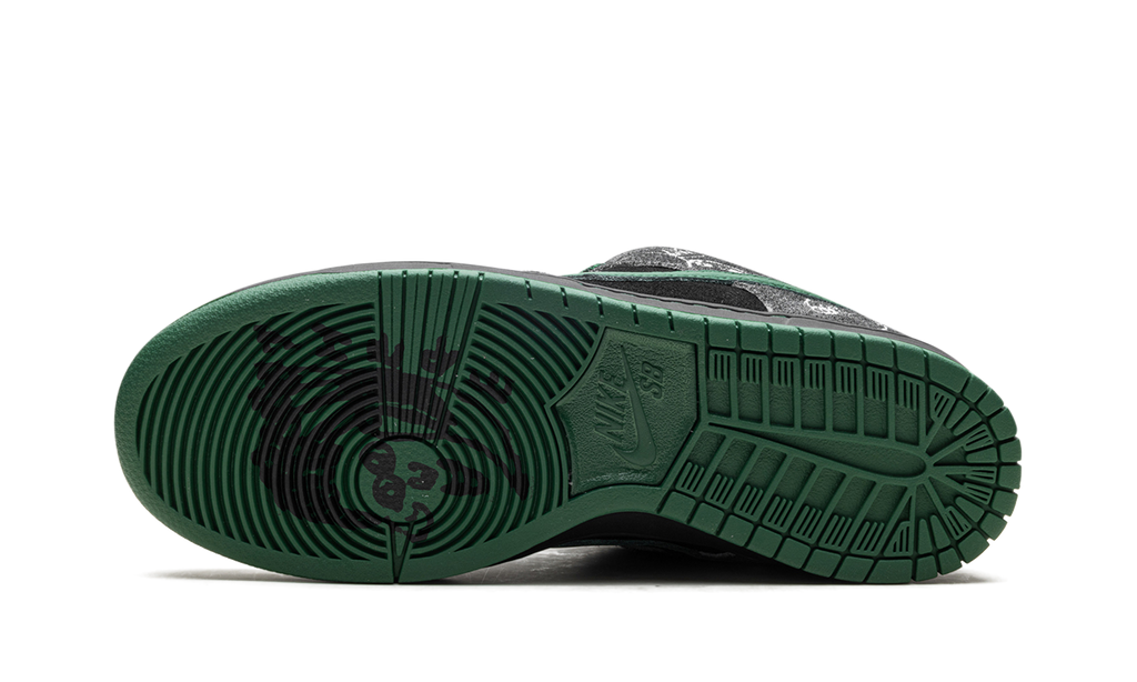 SB Dunk Low "There Skateboards" HF7743 001